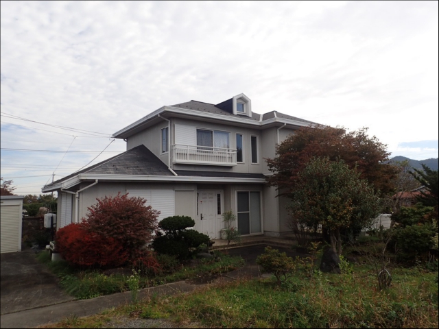 不動産のこんなお悩みがある方
無料でご相談いただけますので、お気軽にご予約してください。
1月3日(木)~6日(日)10時~18時
(フリーダイヤル0120-58-1118)
・空家について相談したい。
・相続についてわからない。
・不動産を売りたいが、価格や税金、売却方法について教えてほしい。
・自分が持っている不動産の実勢価格を査定してほしい。
・敷地の一部を売却したいが、どうすればよいのか。
・住宅ローンが残っているが売却できるのか。
・勤務が決まり、賃貸か売却か悩んでいる
・遊休地を有効活用したい
・アパート、賃貸不動産の売却を考えている
・不動産を買い替えたい など
不動産のこんなお悩みがある方
無料でご相談いただけますので、お気軽にご予約してください。
1月3日(木)~6日(日)10時~18時
(フリーダイヤル0120-58-1118)
・空家について相談したい。
・相続についてわからない。
・不動産を売りたいが、価格や税金、売却方法について教えてほしい。
・自分が持っている不動産の実勢価格を査定してほしい。
・敷地の一部を売却したいが、どうすればよいのか。
・住宅ローンが残っているが売却できるのか。
・勤務が決まり、賃貸か売却か悩んでいる
・遊休地を有効活用したい
・アパート、賃貸不動産の売却を考えている
・不動産を買い替えたい など