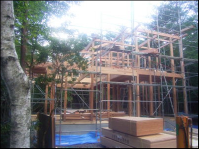 木の端材もご自由にどうぞと張り紙をしておいたら皆さん喜んでお持ち帰りくださったそうです。
暖炉の薪に使用されたのかもしれませんね。 木の端材もご自由にどうぞと張り紙をしておいたら皆さん喜んでお持ち帰りくださったそうです。
暖炉の薪に使用されたのかもしれませんね。